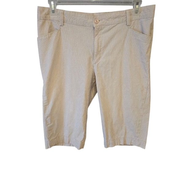 Lee Pants - Lee Women's Striped Tan & Wht Shorts Stretch Breathable Comfort